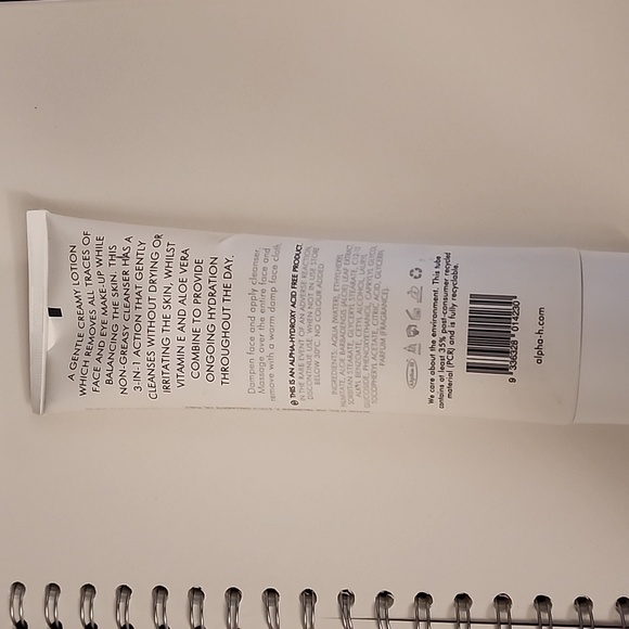 Alpha H Balancing Cleanser - Picture 2 of 2